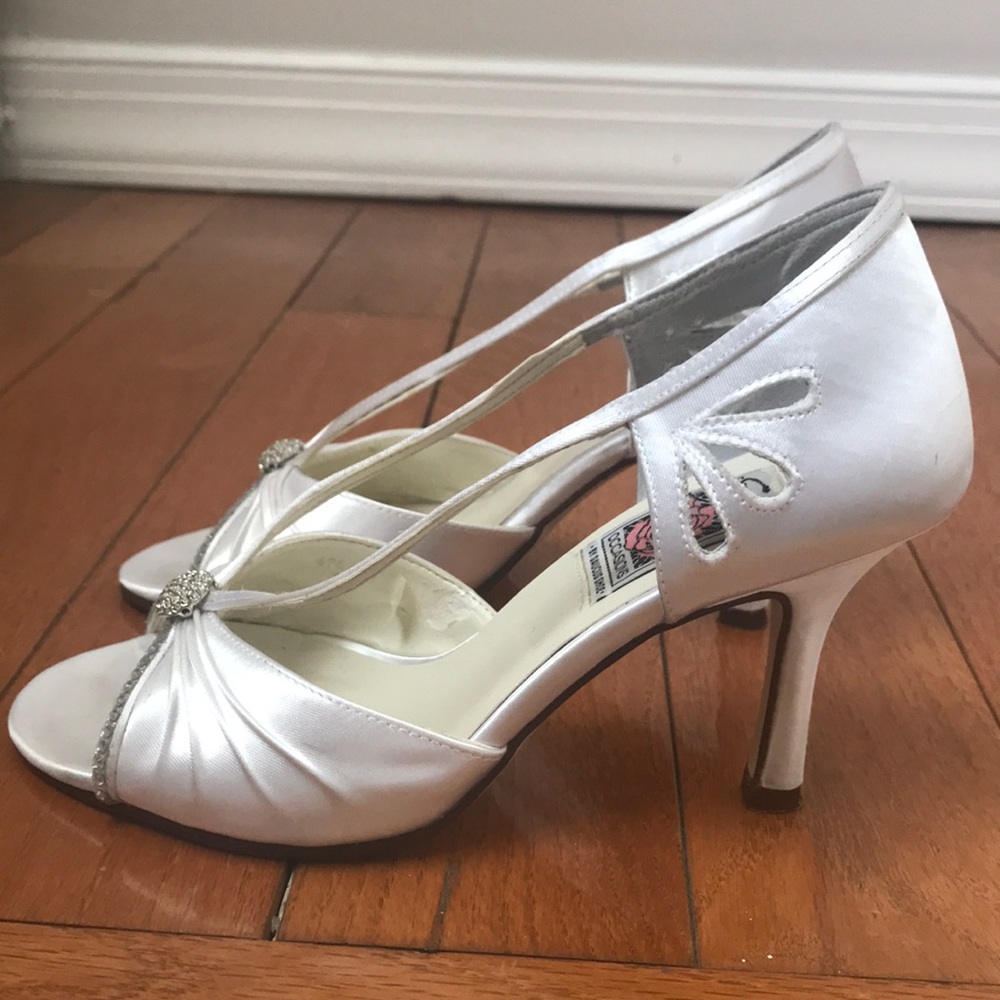Special Occasions By Saugus Shoe - Picture 3 of 8